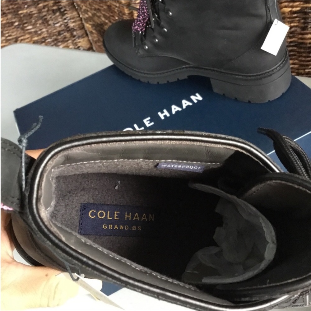COLE HAAN NWOT LACEUP BLACK WATER PROOF BOOTS FINAL PRICE - Picture 8 of 16